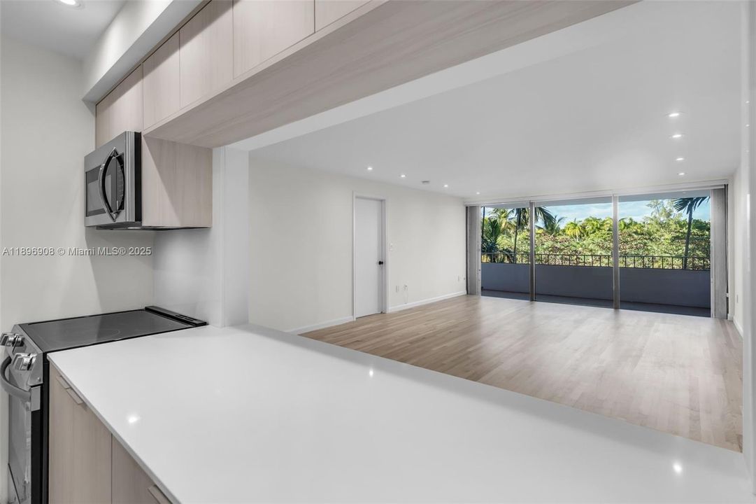 На продажу: $819,000 (1 спален, 1 ванн, 895 Квадратных фут)