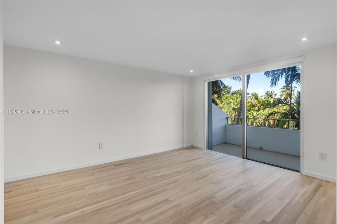 На продажу: $819,000 (1 спален, 1 ванн, 895 Квадратных фут)