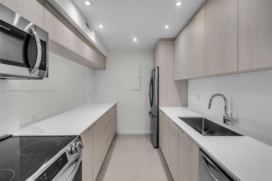 На продажу: $819,000 (1 спален, 1 ванн, 895 Квадратных фут)