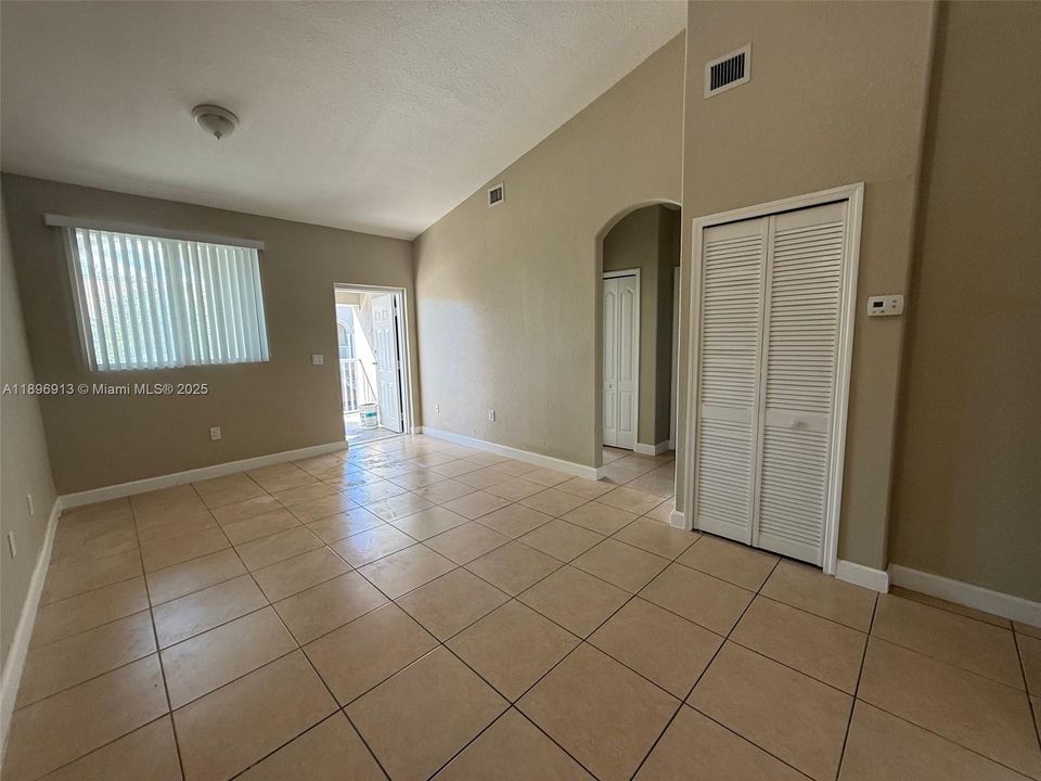 Active With Contract: $1,690 (2 beds, 2 baths, 930 Square Feet)