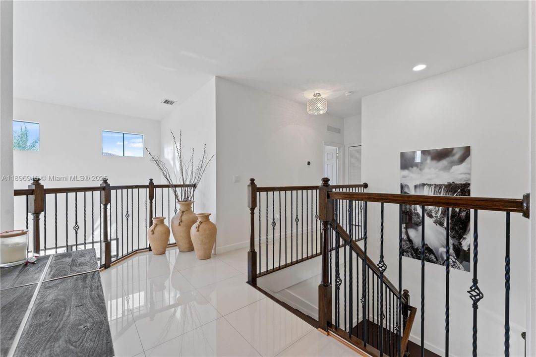 For Sale: $1,398,000 (5 beds, 4 baths, 3261 Square Feet)