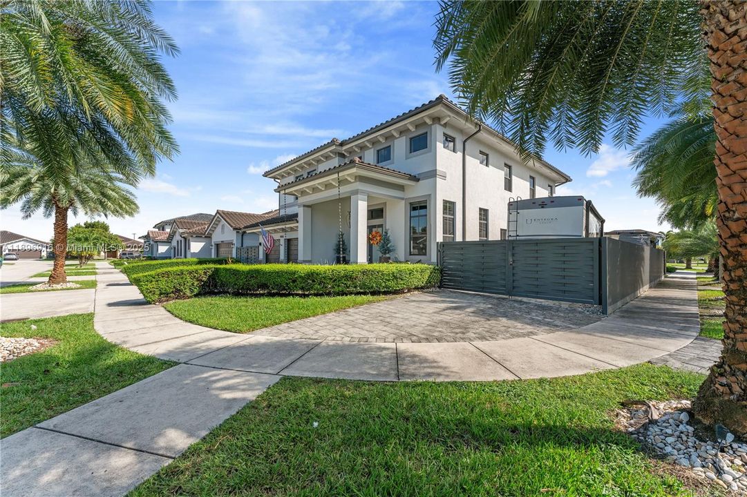 For Sale: $1,398,000 (5 beds, 4 baths, 3261 Square Feet)