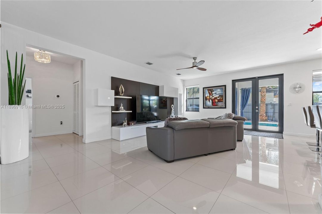 For Sale: $1,398,000 (5 beds, 4 baths, 3261 Square Feet)