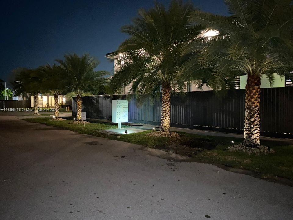 For Sale: $1,398,000 (5 beds, 4 baths, 3261 Square Feet)