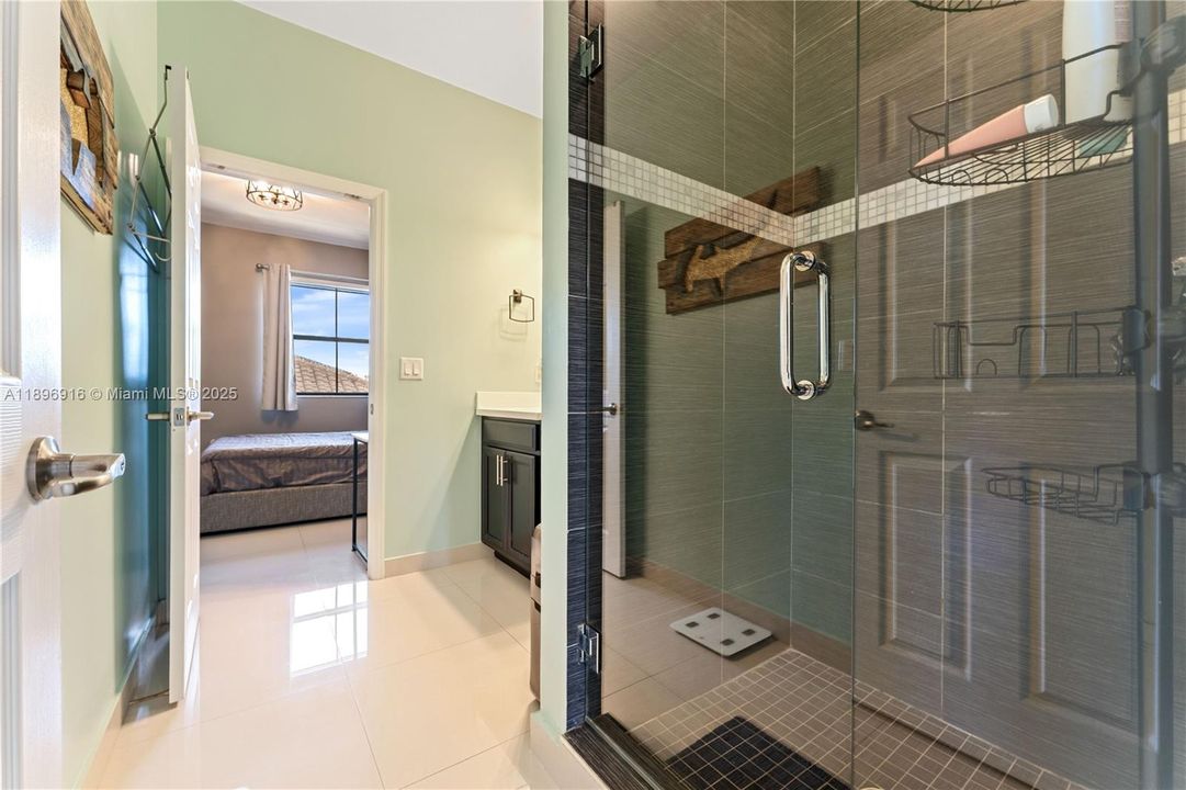 For Sale: $1,398,000 (5 beds, 4 baths, 3261 Square Feet)