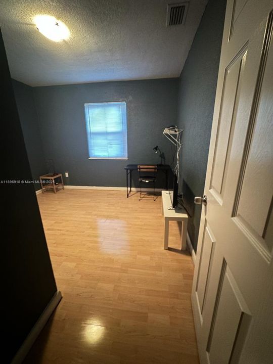 Active With Contract: $450,000 (5 beds, 3 baths, 1705 Square Feet)