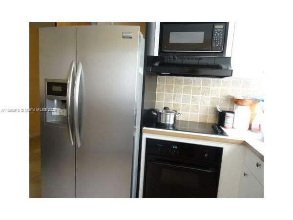 Active With Contract: $450,000 (5 beds, 3 baths, 1705 Square Feet)