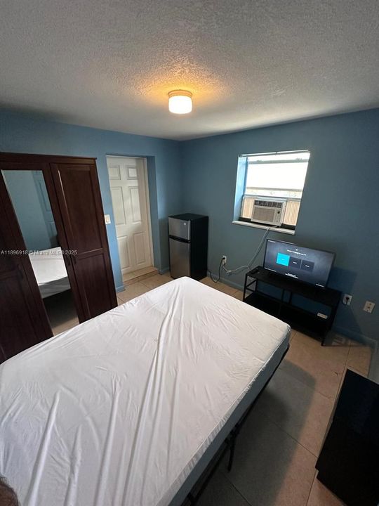 Active With Contract: $450,000 (5 beds, 3 baths, 1705 Square Feet)