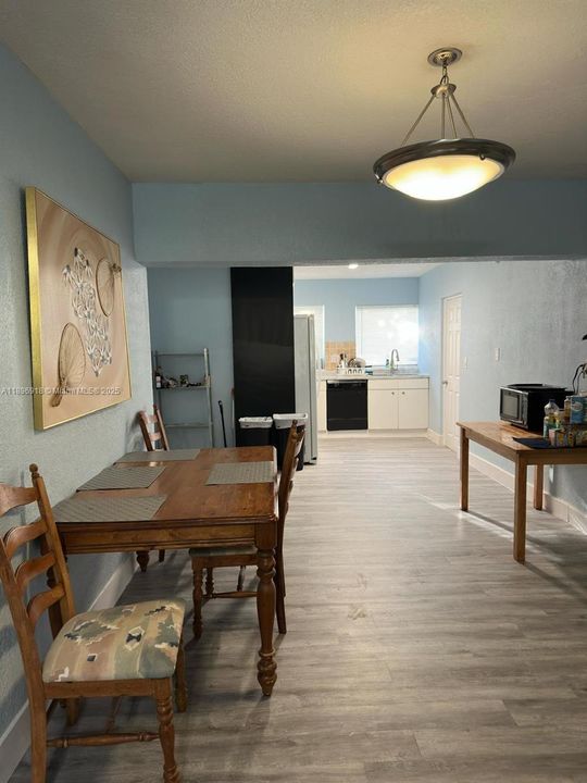 Active With Contract: $450,000 (5 beds, 3 baths, 1705 Square Feet)