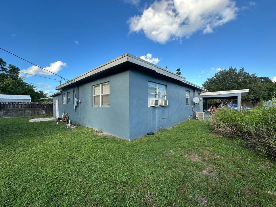 Active With Contract: $450,000 (5 beds, 3 baths, 1705 Square Feet)