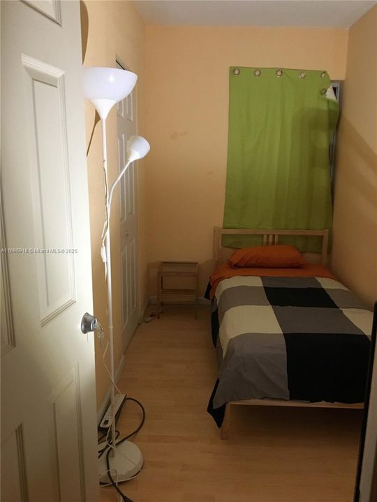 Active With Contract: $450,000 (5 beds, 3 baths, 1705 Square Feet)