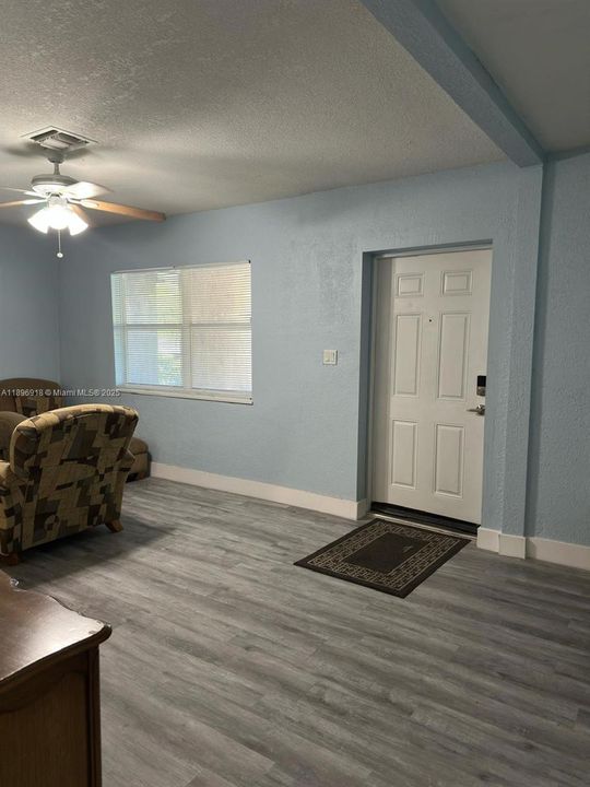 Active With Contract: $450,000 (5 beds, 3 baths, 1705 Square Feet)