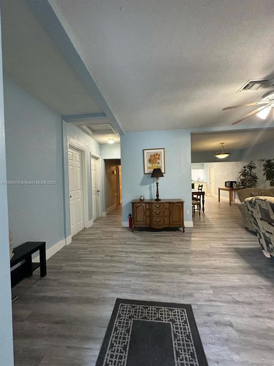 Active With Contract: $450,000 (5 beds, 3 baths, 1705 Square Feet)