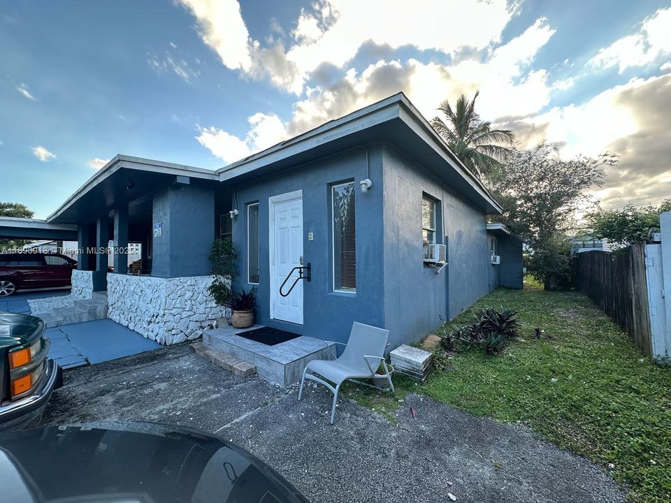 Active With Contract: $450,000 (5 beds, 3 baths, 1705 Square Feet)