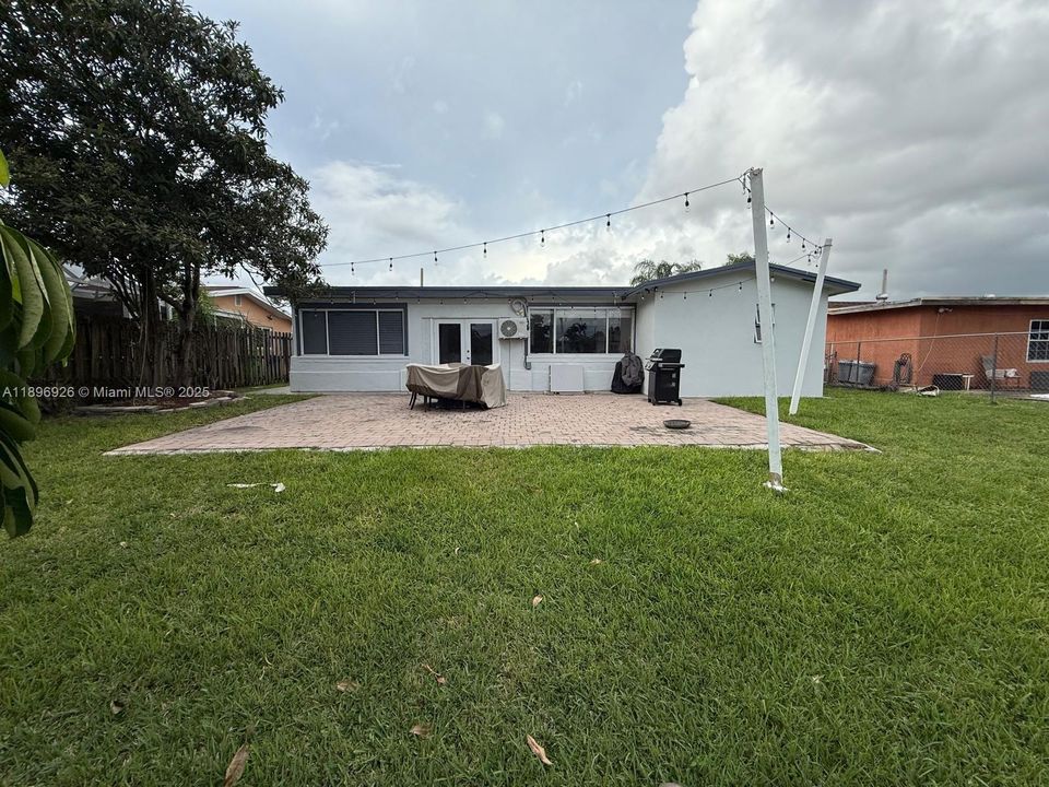 En Venta: $505,000 (3 camas, 2 baños, 1537 Pies cuadrados)