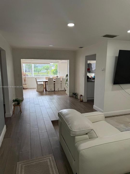 En Venta: $505,000 (3 camas, 2 baños, 1537 Pies cuadrados)