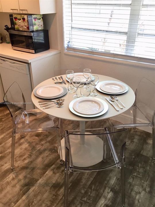 Recently Rented: $2,000 (1 beds, 1 baths, 420 Square Feet)