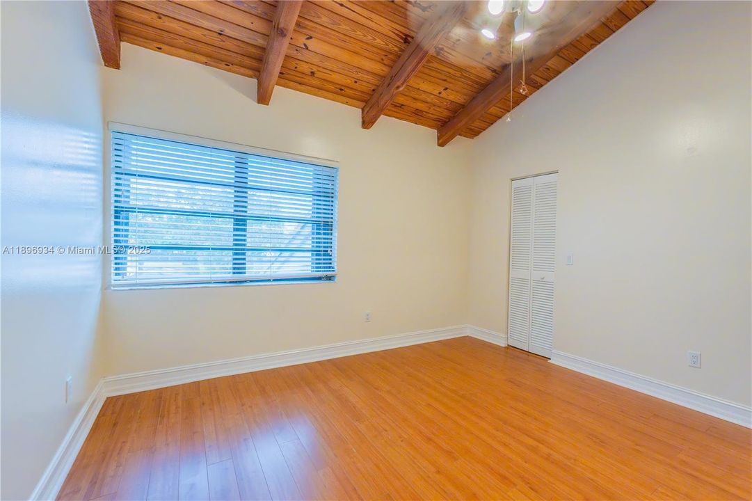 En Venta: $615,000 (2 camas, 2 baños, 1415 Pies cuadrados)