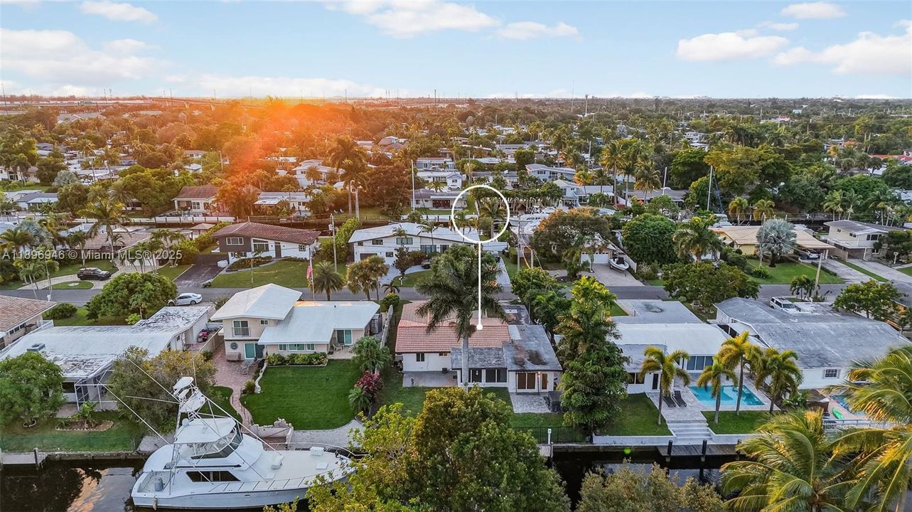 待售: $950,000 (4 贝兹, 3 浴室, 1928 平方英尺)