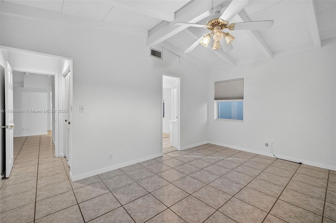 待售: $950,000 (4 贝兹, 3 浴室, 1928 平方英尺)