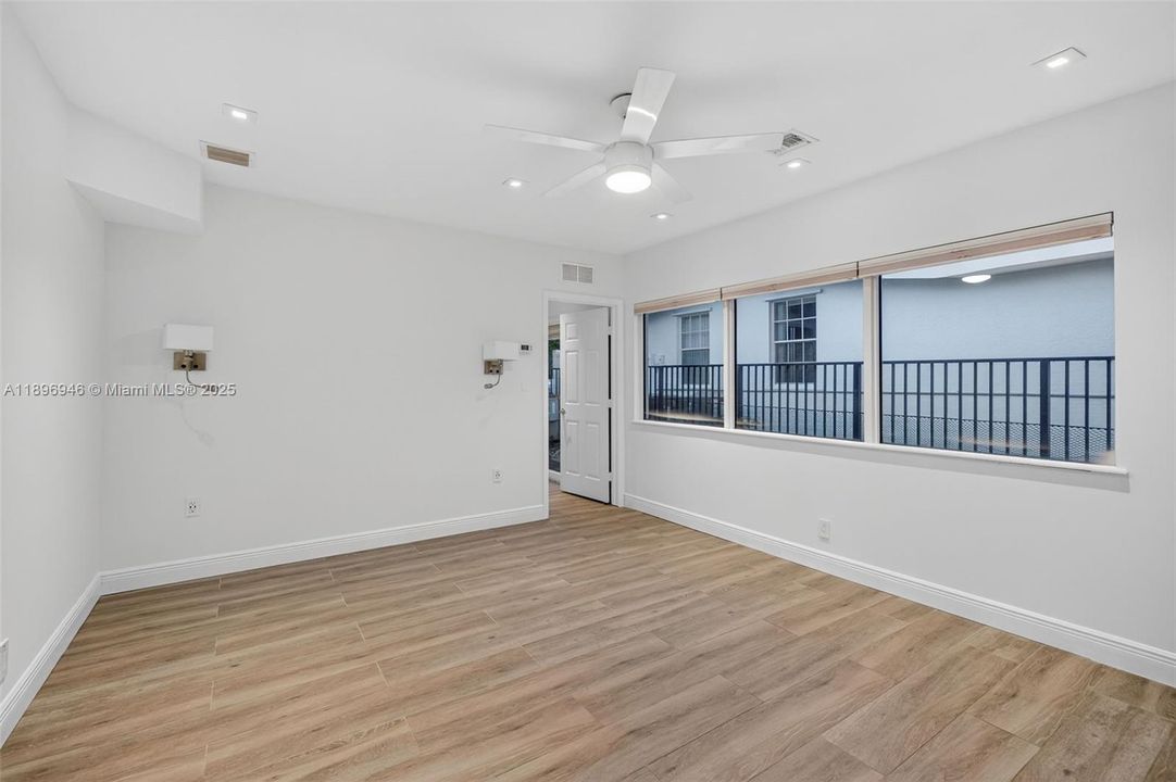 待售: $950,000 (4 贝兹, 3 浴室, 1928 平方英尺)