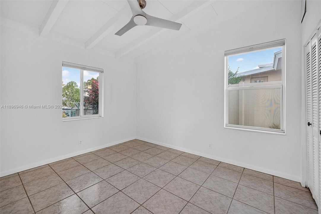 待售: $950,000 (4 贝兹, 3 浴室, 1928 平方英尺)