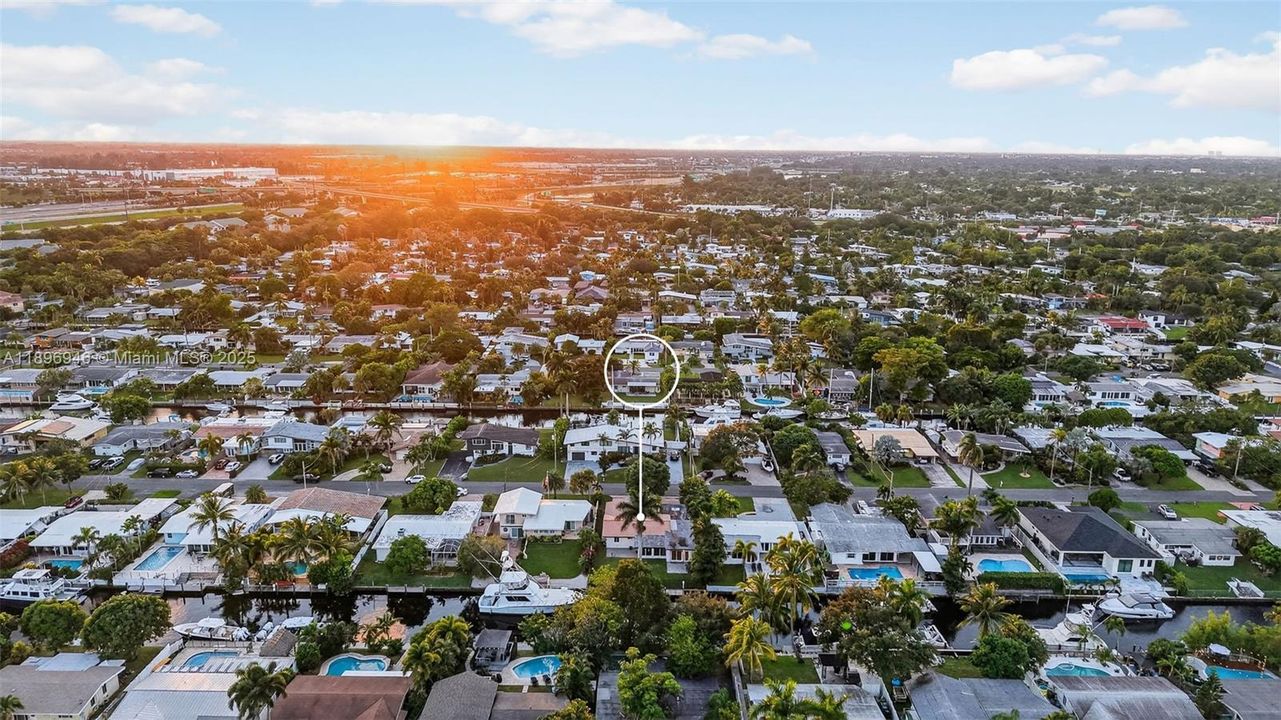 待售: $950,000 (4 贝兹, 3 浴室, 1928 平方英尺)