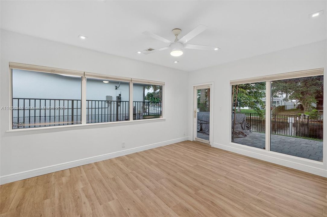 待售: $950,000 (4 贝兹, 3 浴室, 1928 平方英尺)