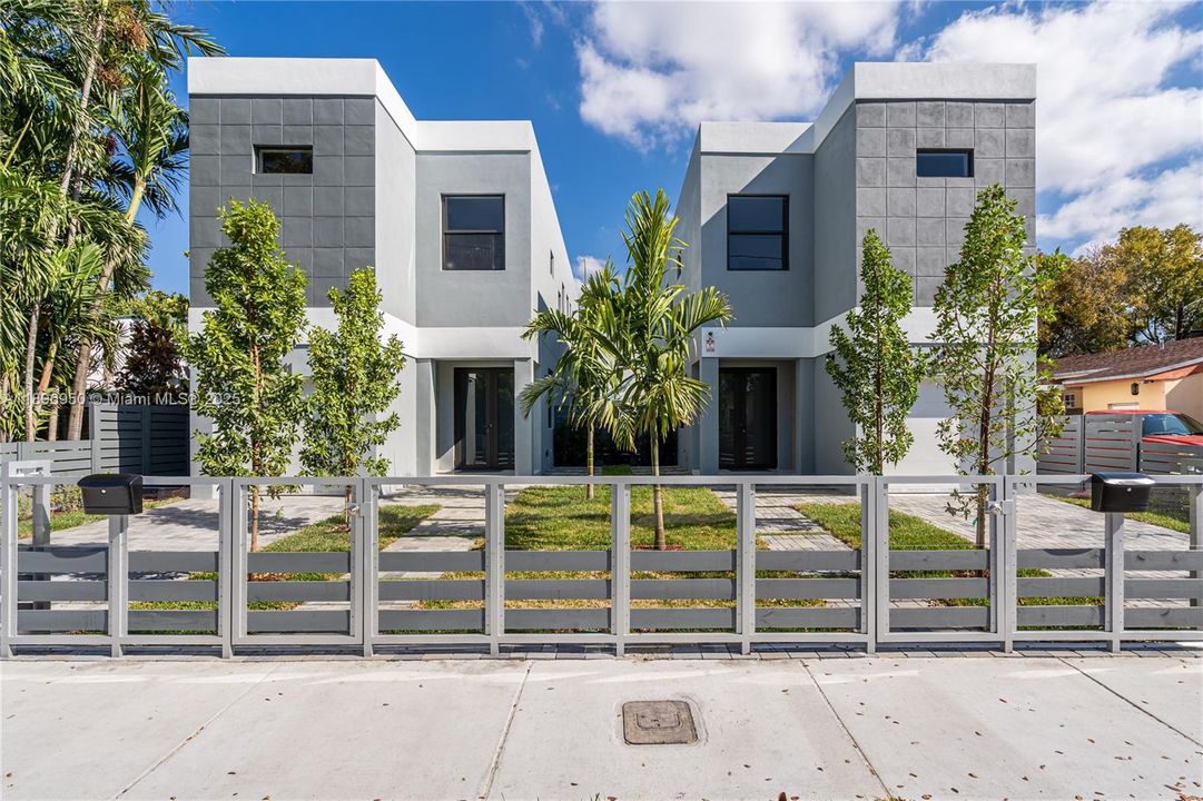 Recently Rented: $5,500 (3 beds, 3 baths, 3992 Square Feet)