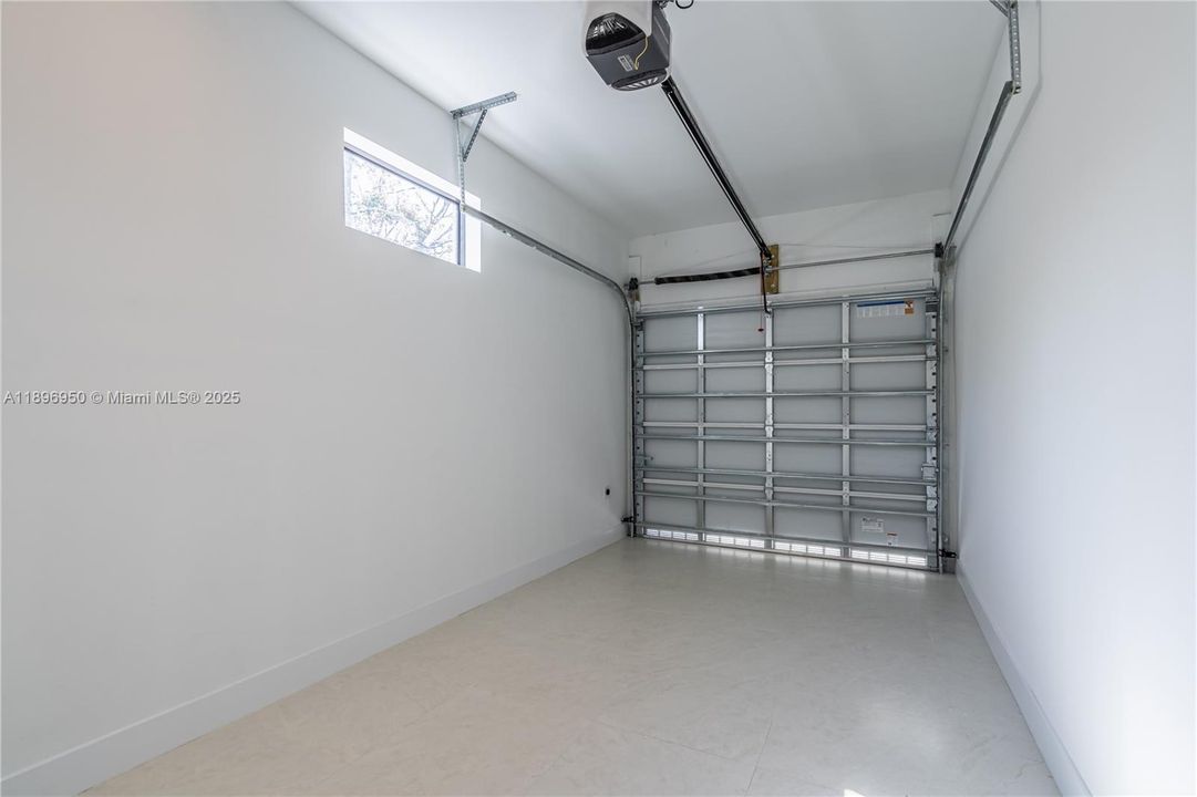 Recently Rented: $5,500 (3 beds, 3 baths, 3992 Square Feet)