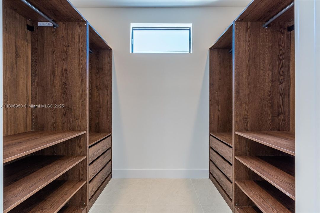 Recently Rented: $5,500 (3 beds, 3 baths, 3992 Square Feet)