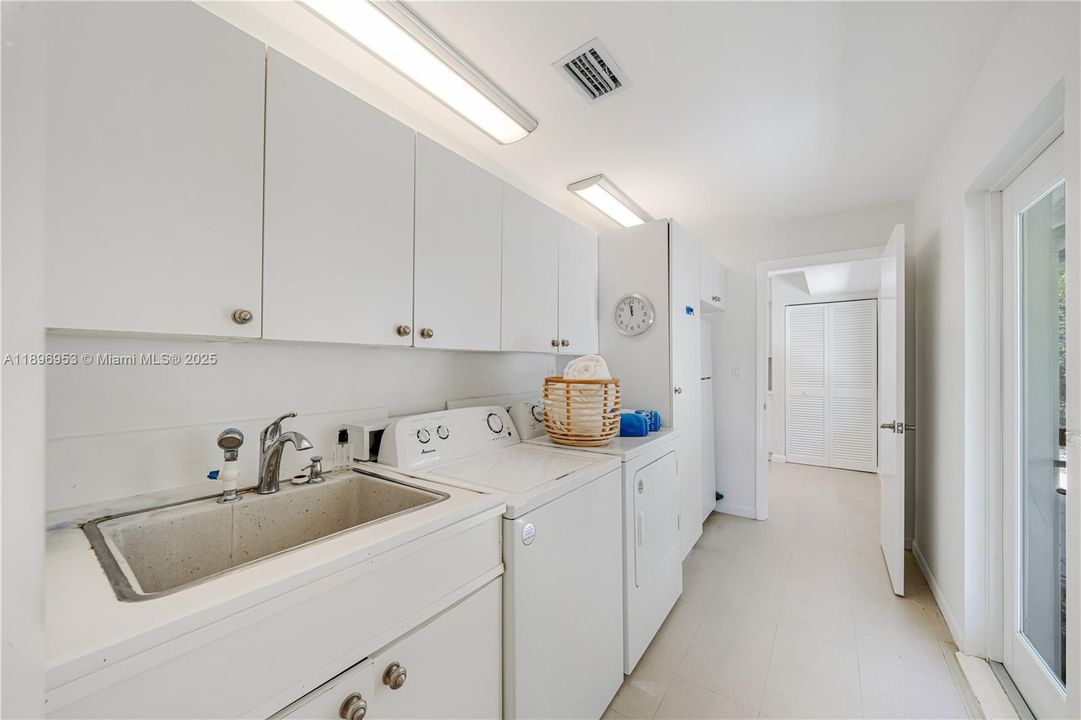 For Sale: $19,500,000 (5 beds, 5 baths, 3620 Square Feet)