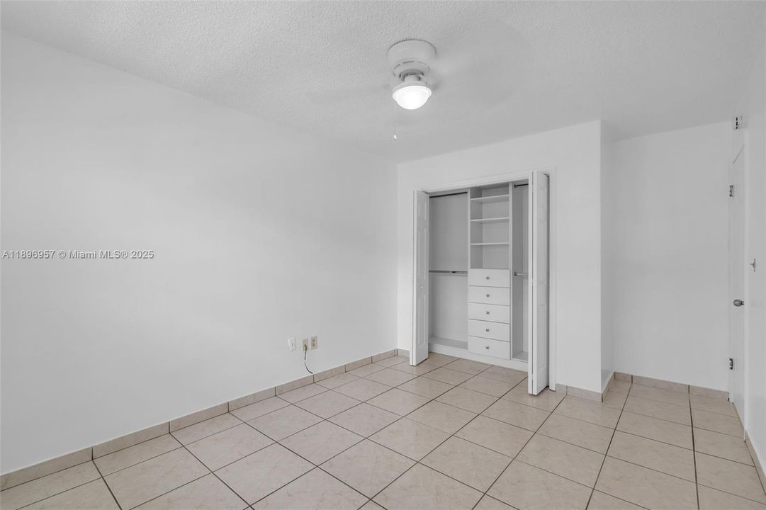 For Rent: $2,500 (2 beds, 1 baths, 1740 Square Feet)