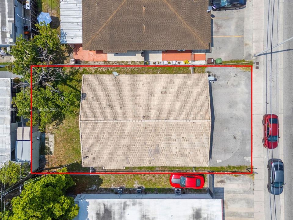 For Rent: $2,500 (2 beds, 1 baths, 1740 Square Feet)