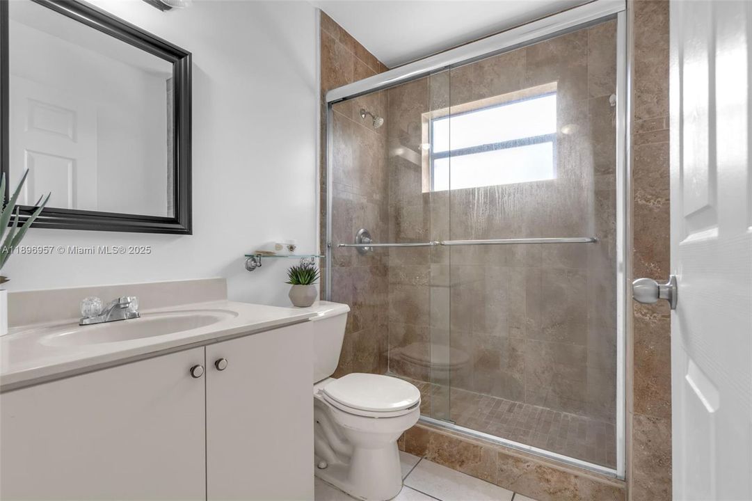 For Rent: $2,500 (2 beds, 1 baths, 1740 Square Feet)