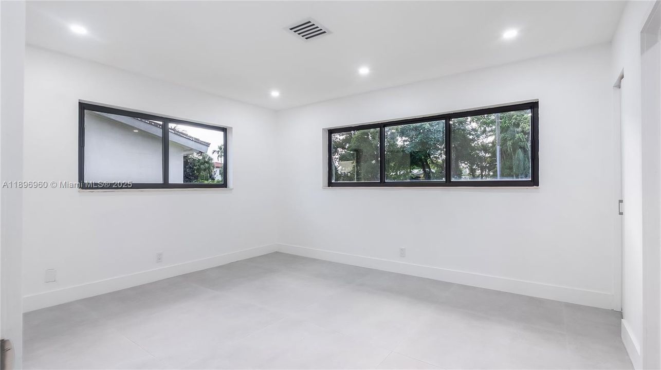 For Sale: $730,000 (3 beds, 2 baths, 1818 Square Feet)