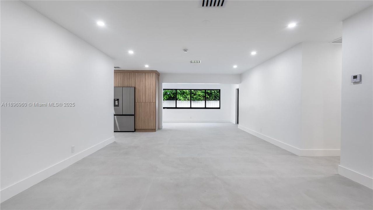 For Sale: $730,000 (3 beds, 2 baths, 1818 Square Feet)