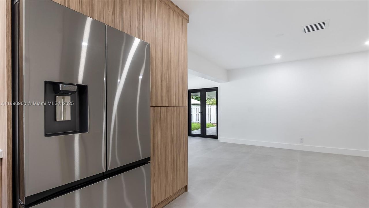 For Sale: $730,000 (3 beds, 2 baths, 1818 Square Feet)