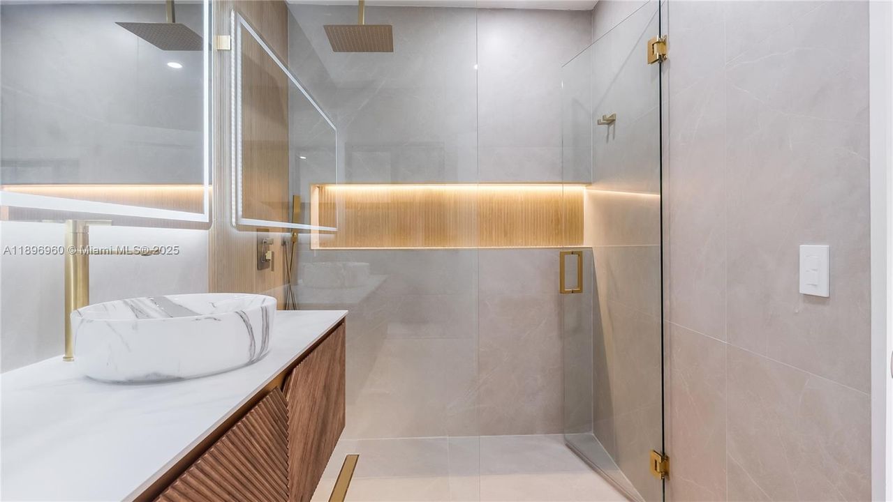 For Sale: $730,000 (3 beds, 2 baths, 1818 Square Feet)