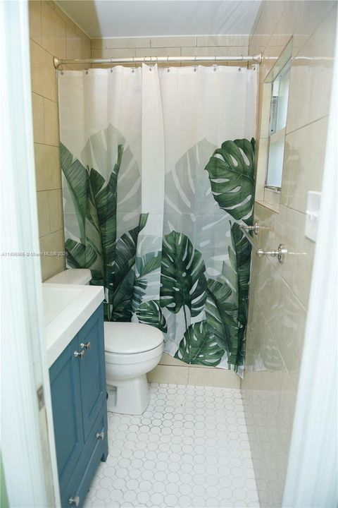 待售: $950,000 (4 贝兹, 3 浴室, 1170 平方英尺)