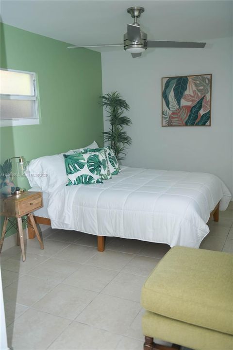 待售: $950,000 (4 贝兹, 3 浴室, 1170 平方英尺)