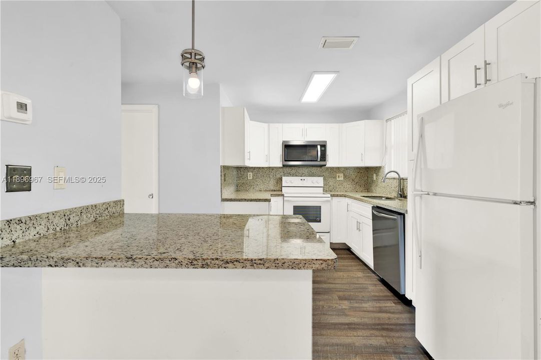 出租: $2,650 (3 贝兹, 2 浴室, 2634 平方英尺)