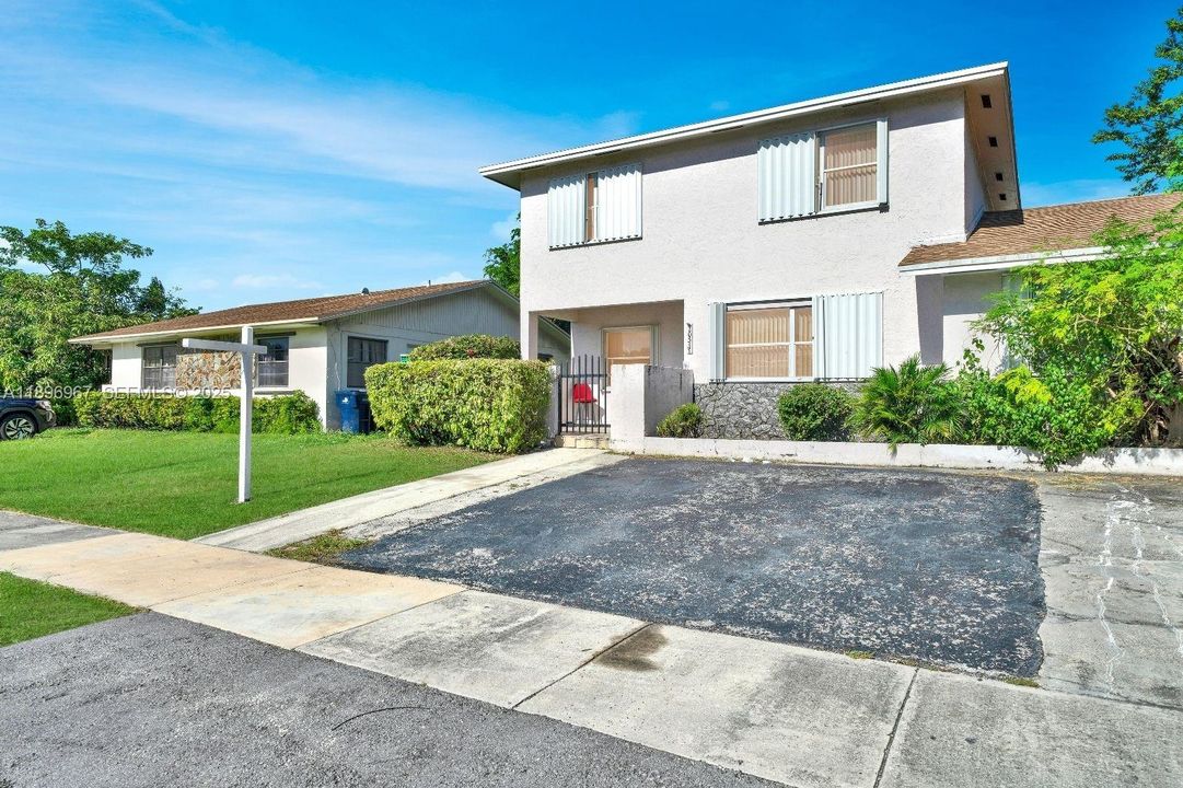 出租: $2,650 (3 贝兹, 2 浴室, 2634 平方英尺)