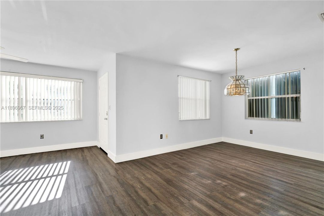 出租: $2,650 (3 贝兹, 2 浴室, 2634 平方英尺)