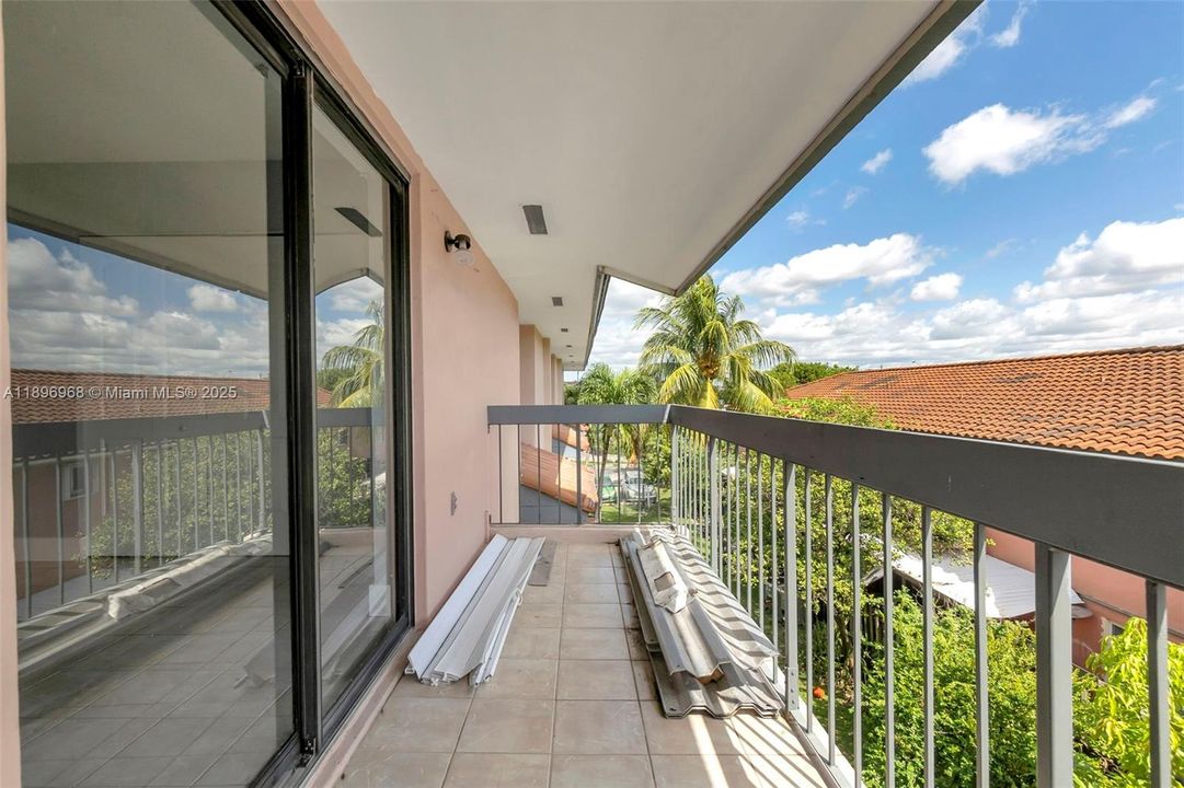 Недавно продано: $254,999 (2 спален, 1 ванн, 1150 Квадратных фут)