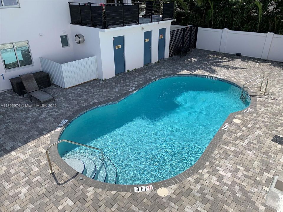 Active With Contract: $1,900 (1 beds, 1 baths, 6634 Square Feet)