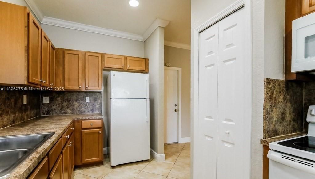 Recently Rented: $2,465 (4 beds, 3 baths, 1857 Square Feet)