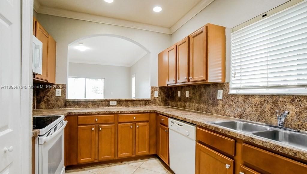 Recently Rented: $2,465 (4 beds, 3 baths, 1857 Square Feet)