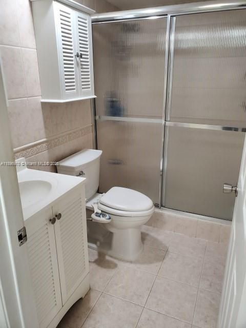 Active With Contract: $920,000 (5 beds, 3 baths, 3038 Square Feet)