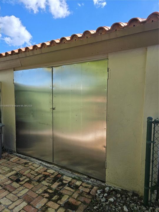 Active With Contract: $920,000 (5 beds, 3 baths, 3038 Square Feet)